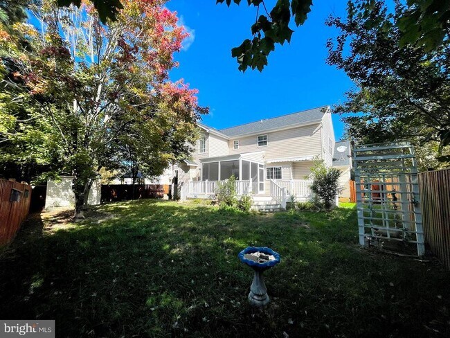Building Photo - 20871 Freedom Run Dr