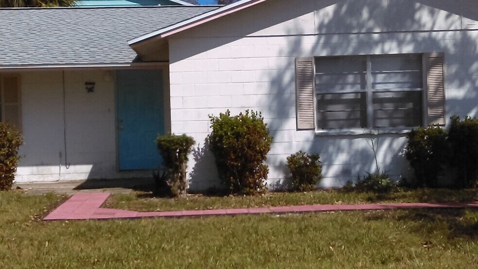 Building Photo - 8030 Orange Ave