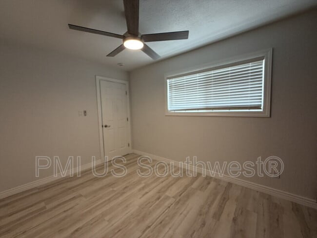 Building Photo - 315 Moser Ave