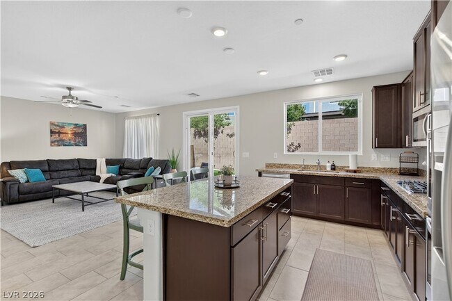 Building Photo - 325 Breve Ct