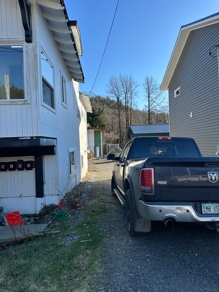 Building Photo - 1160 Park Ave