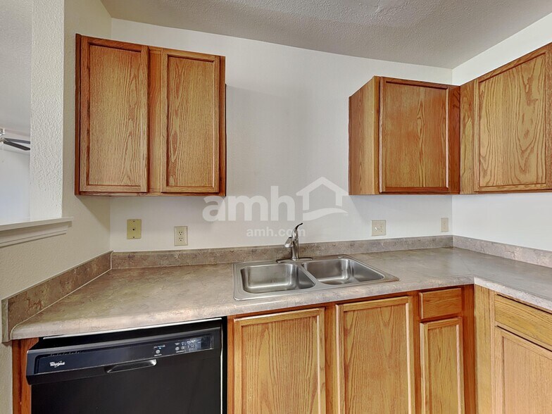 Building Photo - 10155 Cumberland Pointe Blvd