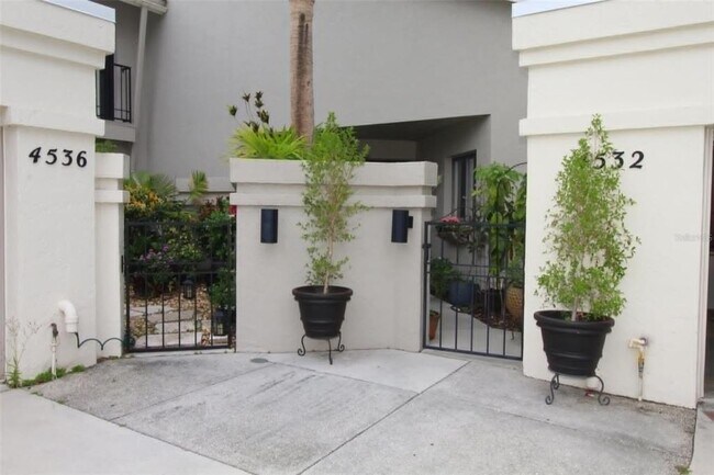 Building Photo - 4532 Ascot Cir N