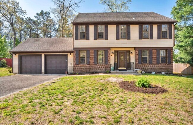 Building Photo - 134 Country Ln