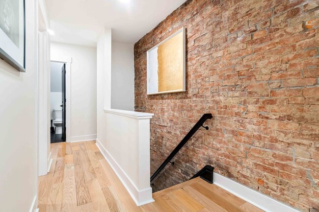 Building Photo - 6 Bed 4 bath Fully Furnished Oakland