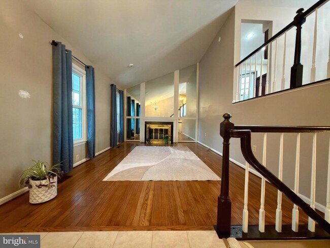 Building Photo - 7684 Green Garland Dr