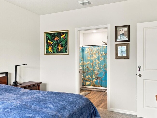 Building Photo - Unfurnished Annual Rental