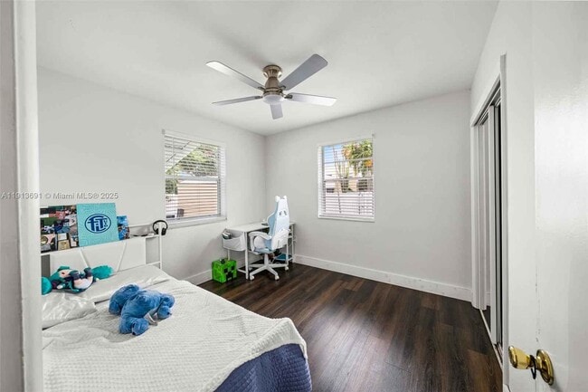 Building Photo - 600 SW 10th St