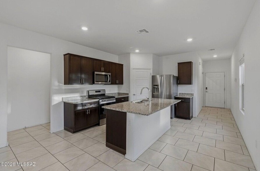 Building Photo - 2557 East Calle Joya de Ventura