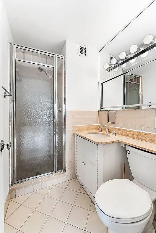 Building Photo - 75 Henry St