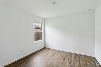 Building Photo - 225 Escondido Cir