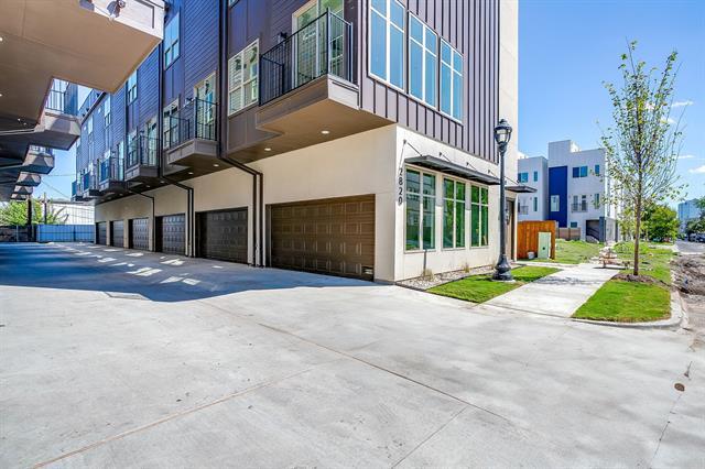 Building Photo - 2824 Weisenberger St