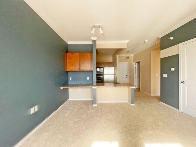 Building Photo - Sparkling Condo in Southwest Station with ...