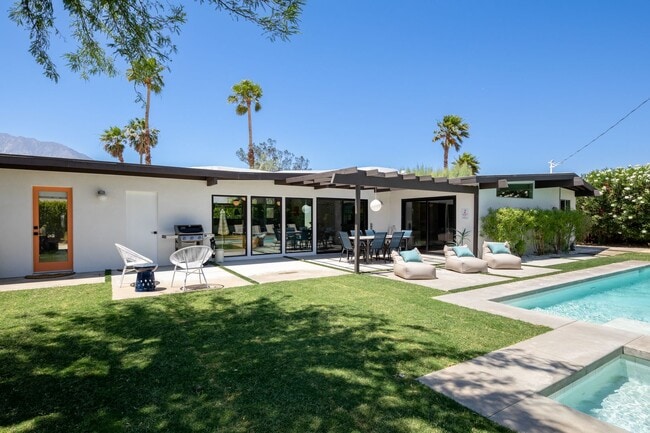 Building Photo - Luxury Mid Century Oasis in Palm Springs