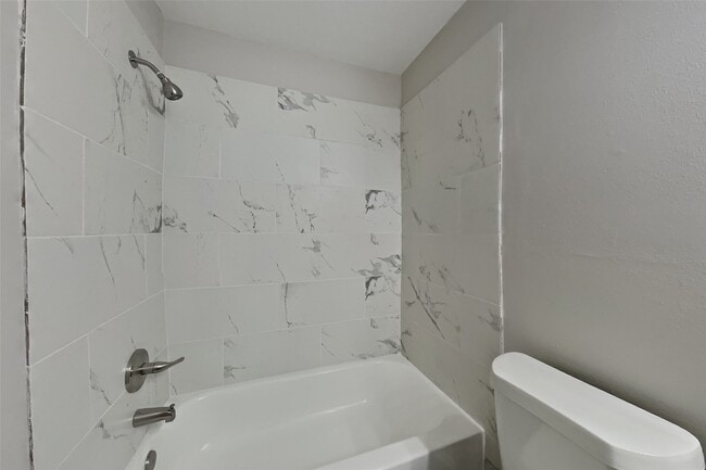 Building Photo - 4102 Sand Ripple Ln