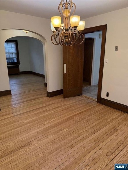 Building Photo - 221 Everett Pl