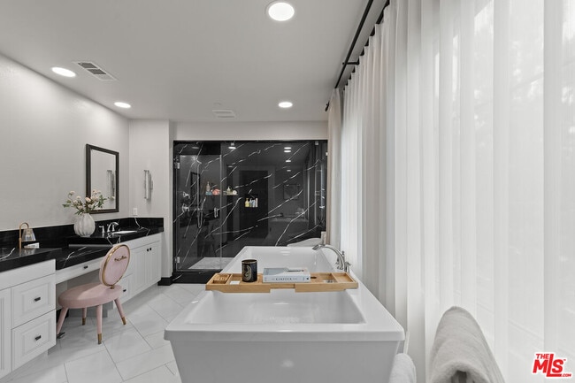 Building Photo - 55 suede