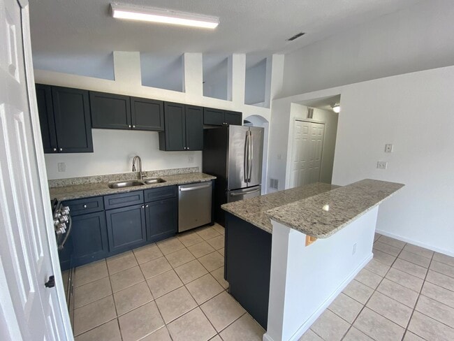 Building Photo - 15718 Bay Vista Dr