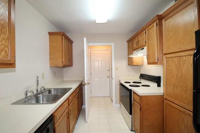 Building Photo - 3852 Sugar Creek Dr