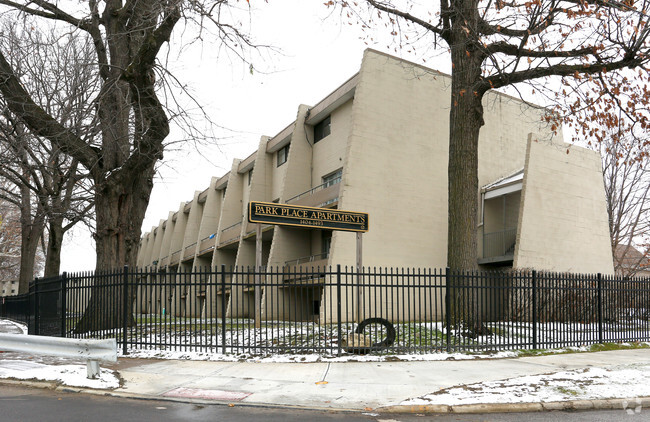 Primary Photo - Park Place Apartments