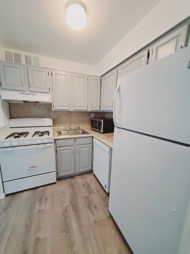 Building Photo - 125 Prospect St