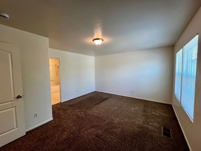 Building Photo - 1230 Sunup Dr