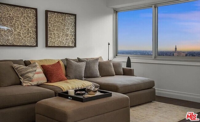 Building Photo - 10450 Wilshire Blvd