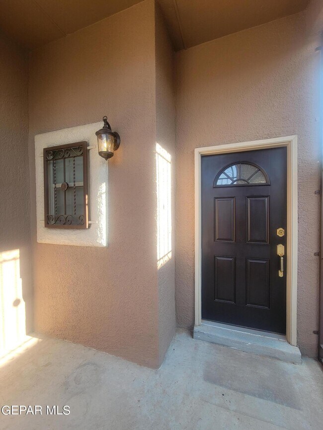 Building Photo - 14267 Pacific Point Dr