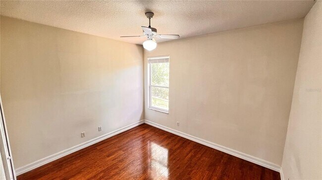 Building Photo - 949 Dekleva Dr