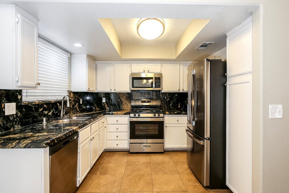 Building Photo - 3424 Edgehill Way