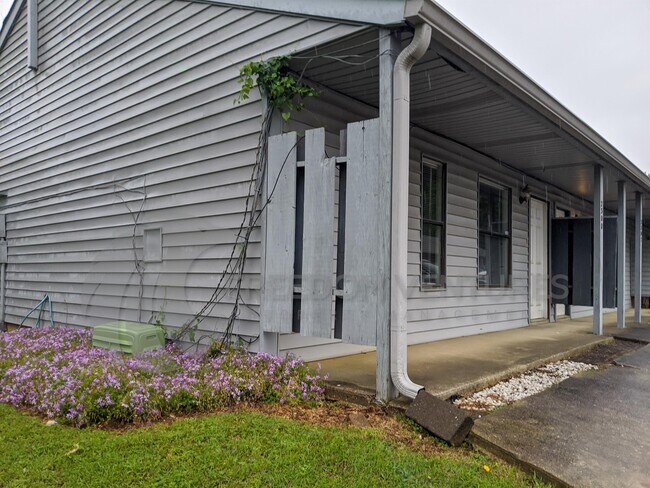 Building Photo - 2300 Grayson Valley Dr