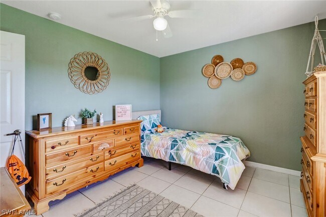 Building Photo - 2330 45th Ave NE