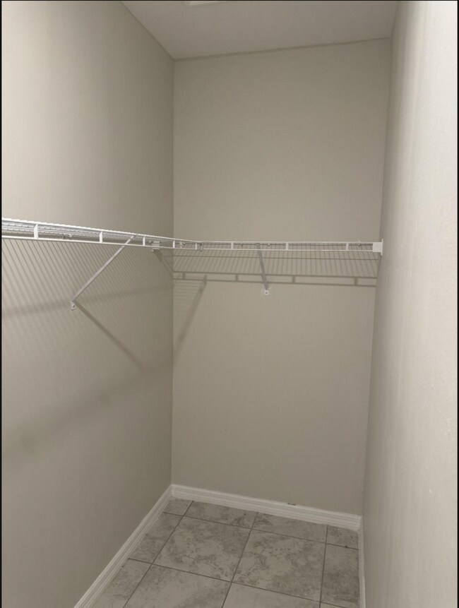 Building Photo - 3 Bedroom 2 Bathroom 2 Car Garage Home For Rent in North Port FL!