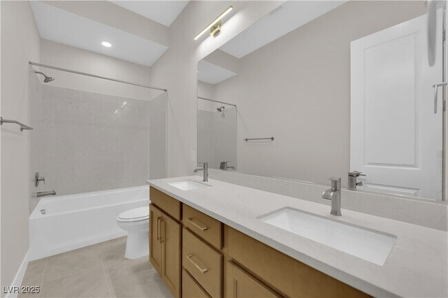 Building Photo - 11032 Rolling Vista Dr