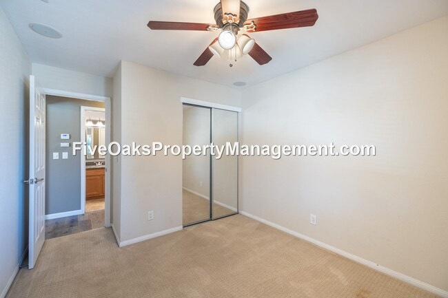 Building Photo - 3715 Tallyho Dr