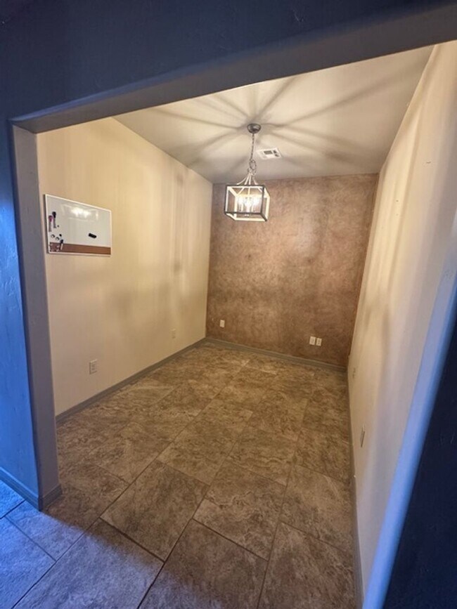 Building Photo - AVAILABLE NOW:  Over-55 Town House for Rent