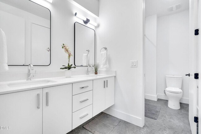 Building Photo - 810 Culpepper Ln