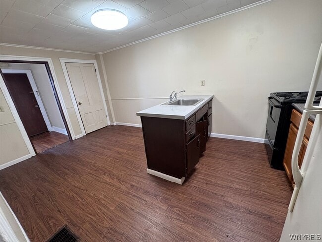 Building Photo - 10761 Main St