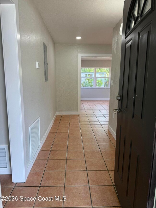 Building Photo - 9 Lemoine Ave