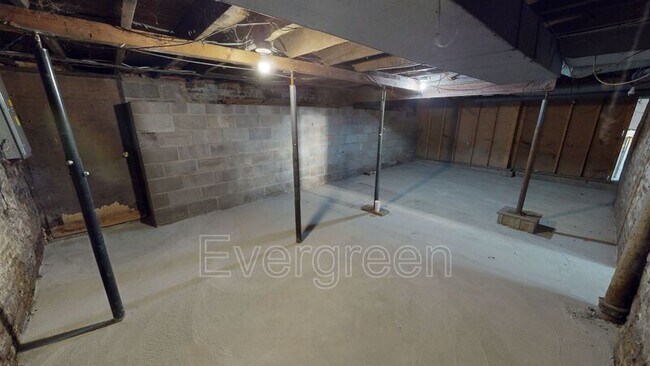 Building Photo - 233 S Hamilton Ave