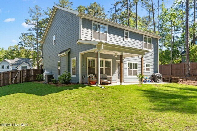 Building Photo - 594 E L Ives Dr