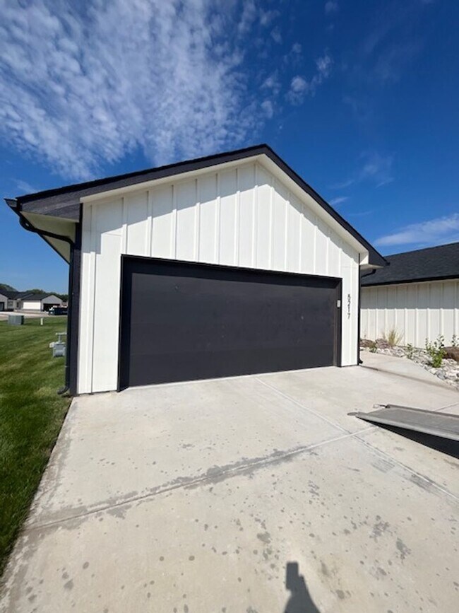 Building Photo - Beautiful 3-Bedroom Family Home for Rent i...