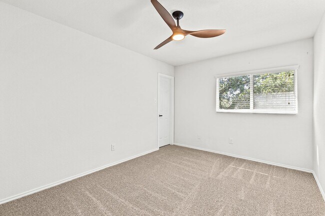 Building Photo - Fabulous 4 Bedroom Home in The Preserve at Indian Springs ~ Hot Tub ~ Great Amenities!