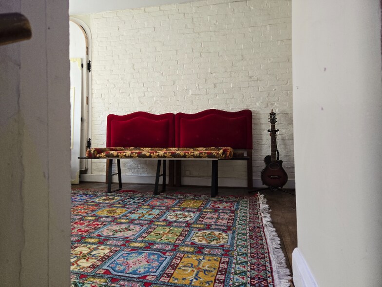 Building Photo - 906 Tyson St