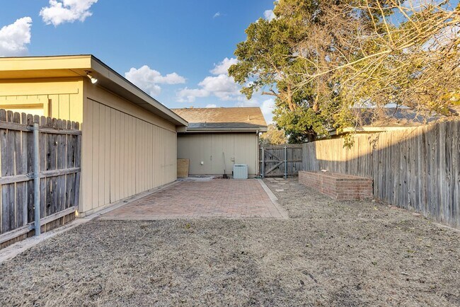 Building Photo - 3712 Monclair Ave