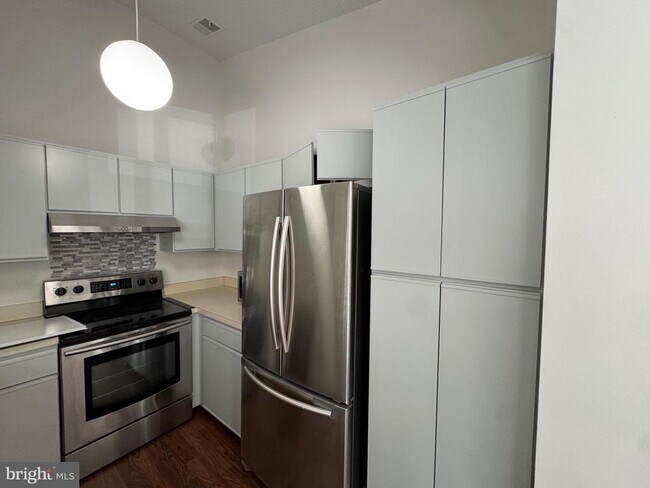 Building Photo - 1898 Villaridge Dr