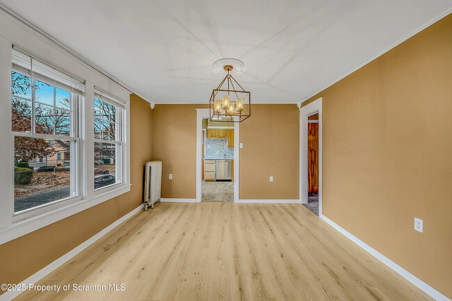 Building Photo - 1703 Green Ridge St