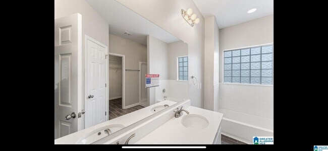 Building Photo - 683 Waterford Ln