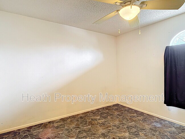 Building Photo - 13918 Raie Ave
