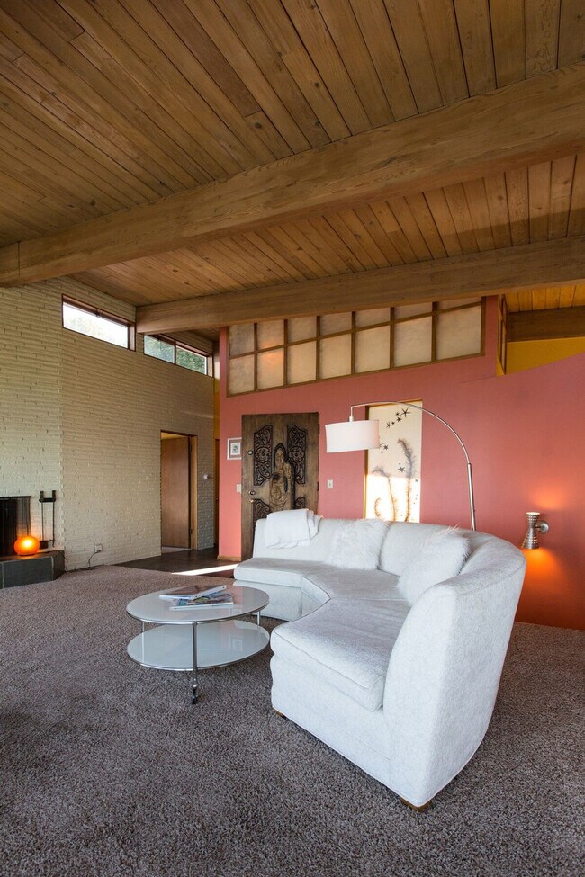 Building Photo - 4905-B Southwest Othello Street-SI ID1271726P